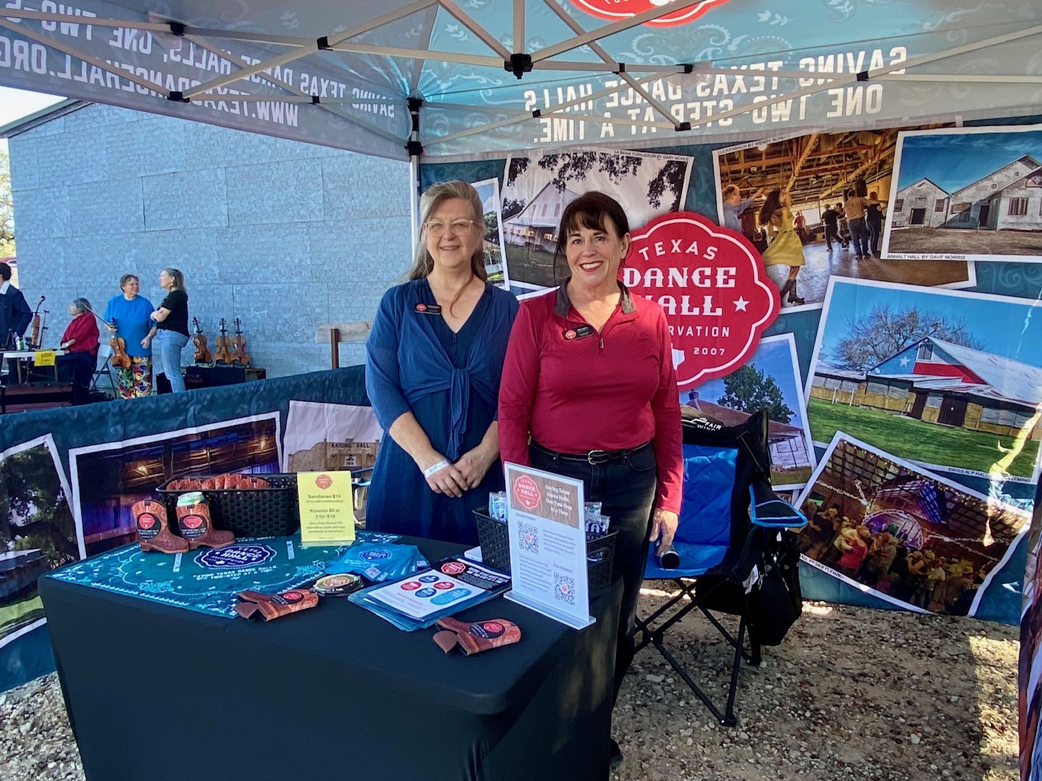 laura%20and%20jean%20at%20booth2025(1).jpeg